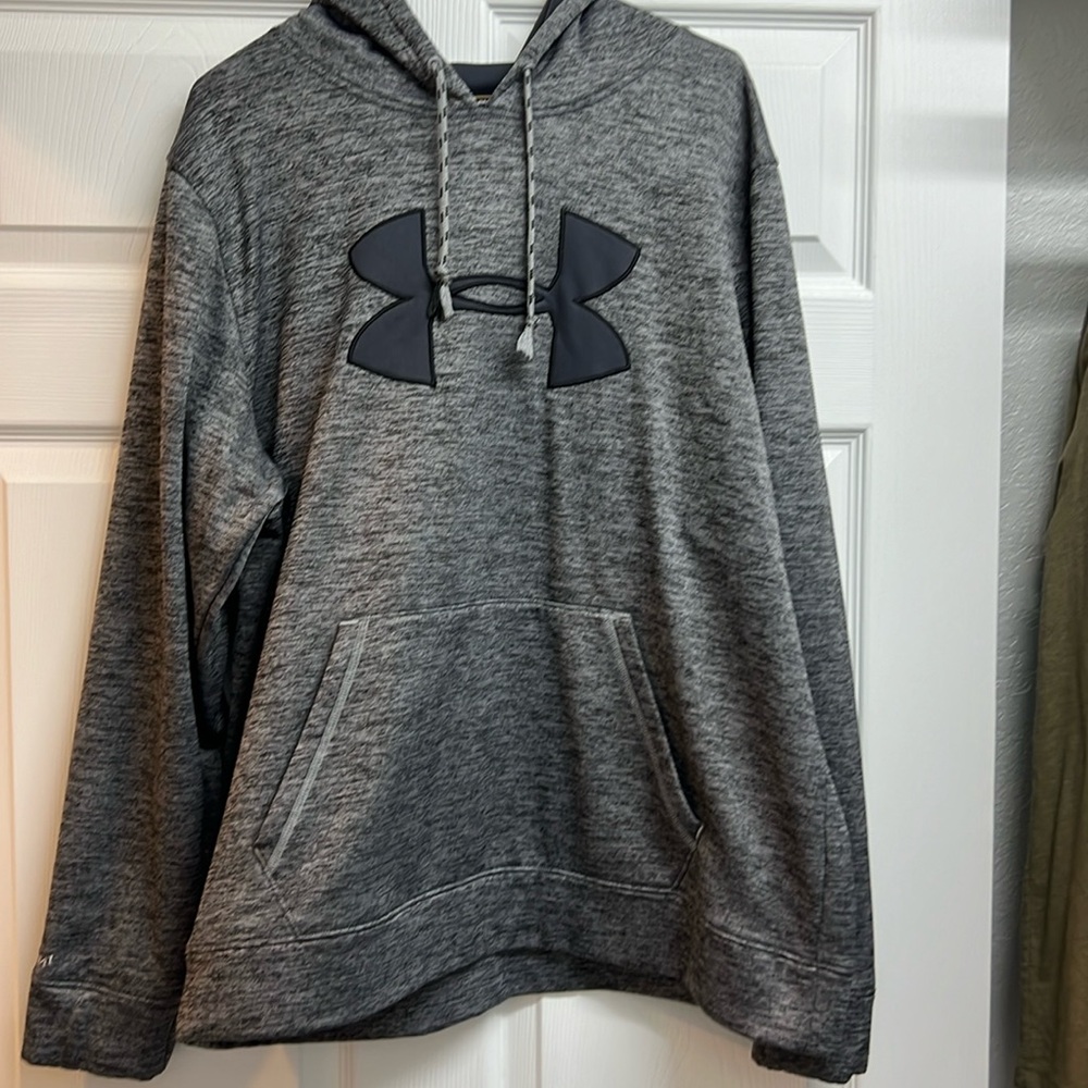 Under Armour hoodie size Large